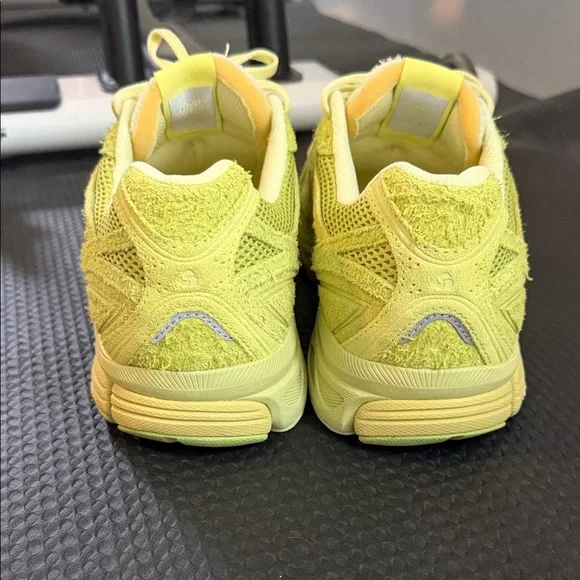 Saucony x 3sixteen ProGrid Guide 7 “lime” colorway - Picture 3 of 7